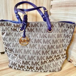 **SOLD OUT** Michael Kors Tote Purple Handle